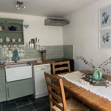 The Brick House, Cosy In North Cornwall