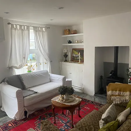 The Brick House, Cosy In North Cornwall Holiday home *