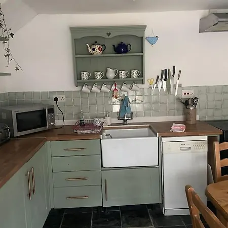 The Brick House, Cosy In North Cornwall Holiday home *